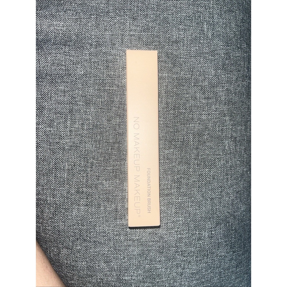 No Makeup Makeup - Foundation Brush  - NEW IN BOX